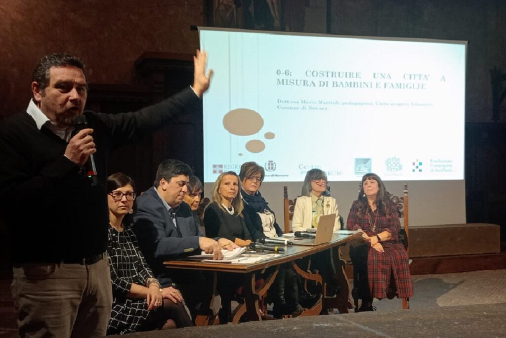 Il tavolo dei relatori del convegno con l'intervento del sindaco Alessandro Canelli