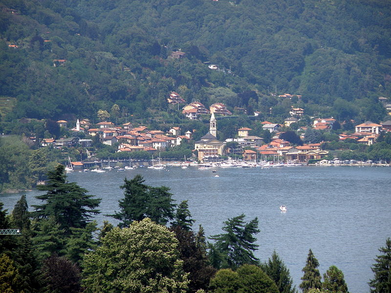Panorama di Lesa (foto Wikipedia)