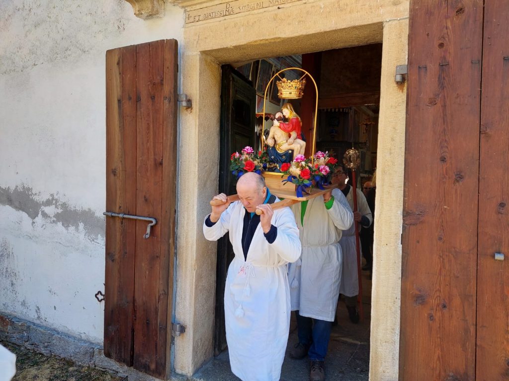 Un momento della processione della Candelora a Salecchio inferiore
