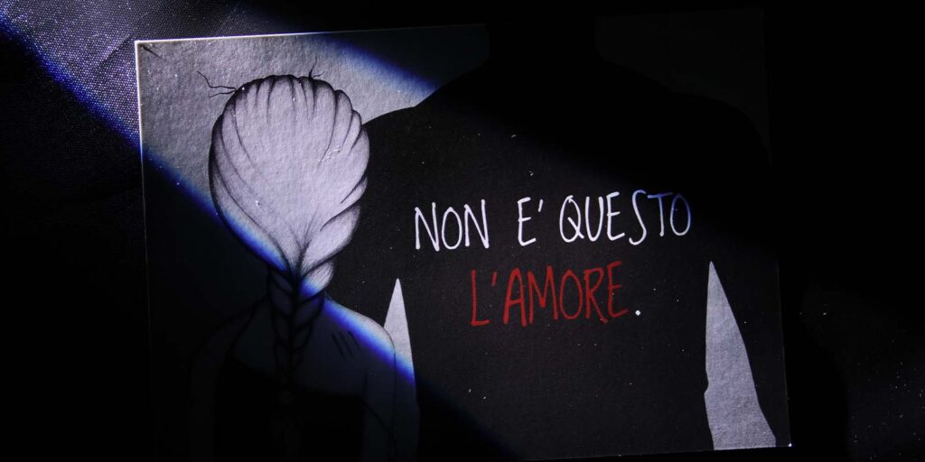Volantino del Centro Antiviolenza Medio Novarese, che ha contattato me.dea, rappresenta la violenza sulle donne