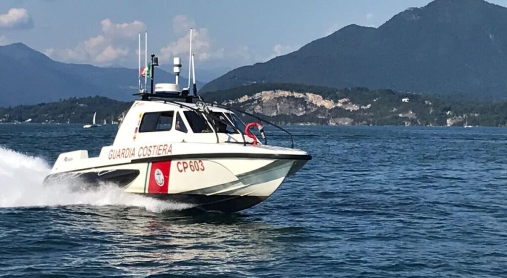 La Guardia Costiera sul Lago Maggiore. Un'imbarcazione