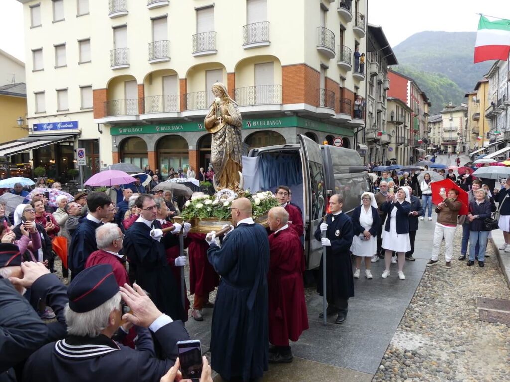 L'arrivo della statua della Madonna Incoronata a Varallo