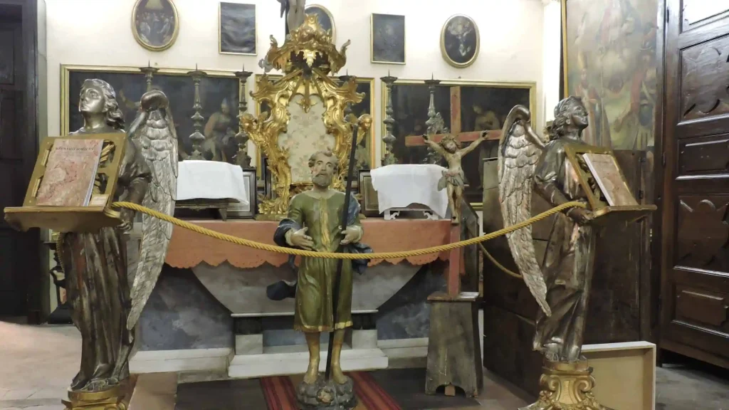 Una-veduta-interna-del-Museo-dArte-Religiosa-di-Oleggio