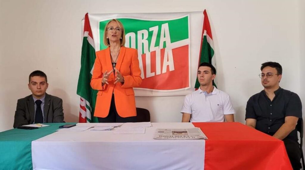 Mirella Cristina e i giovani di Forza Italia Giovani