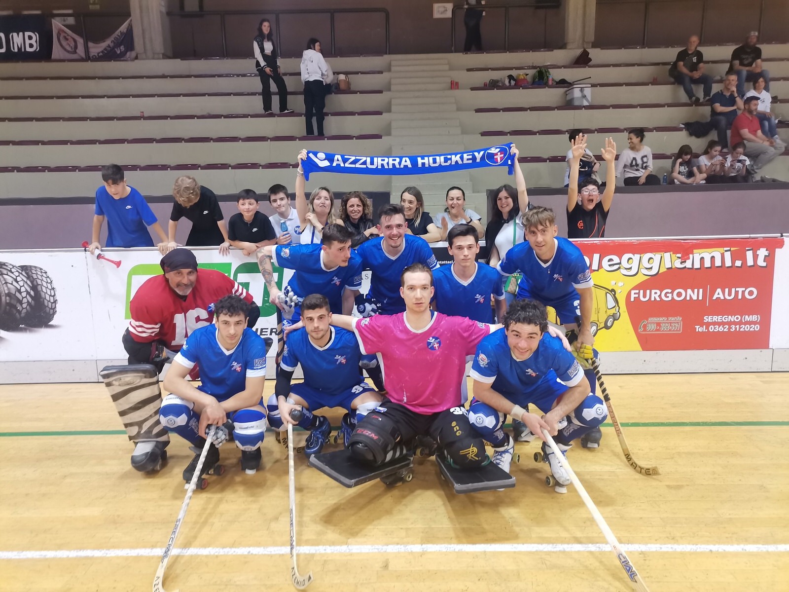 Foto di gruppo della squadra Azzurra Novara Hockey