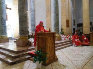 Il vescovo Franco Giulio durante la Veglia di Pentecoste a Boca