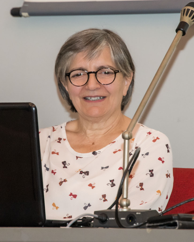 Maria Caterina Ferro durante la presentazione del suo libro a Varallo