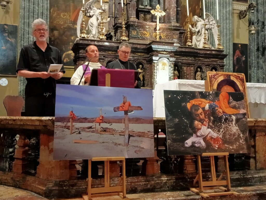 Preghiera Morire di speranza nella chiesa di San Marco, a Novara