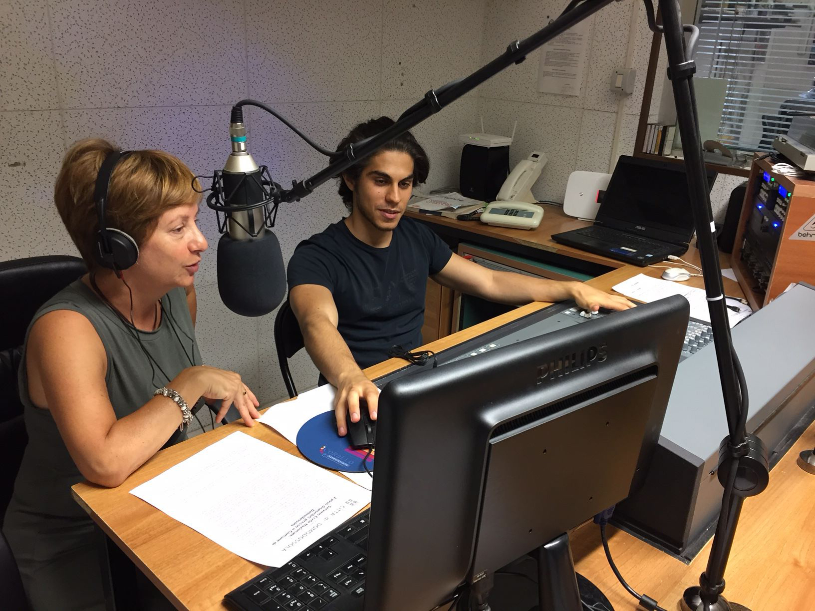 Un momento del progetto in radio con gli studenti di Domodossola