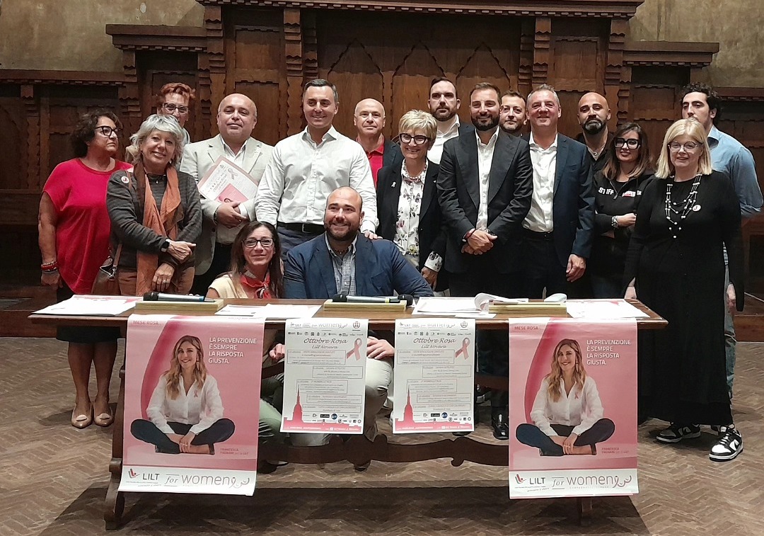 Un momento della conferenza stampa di presentazione delle iniziative di Ottobre in Rosa a Novara