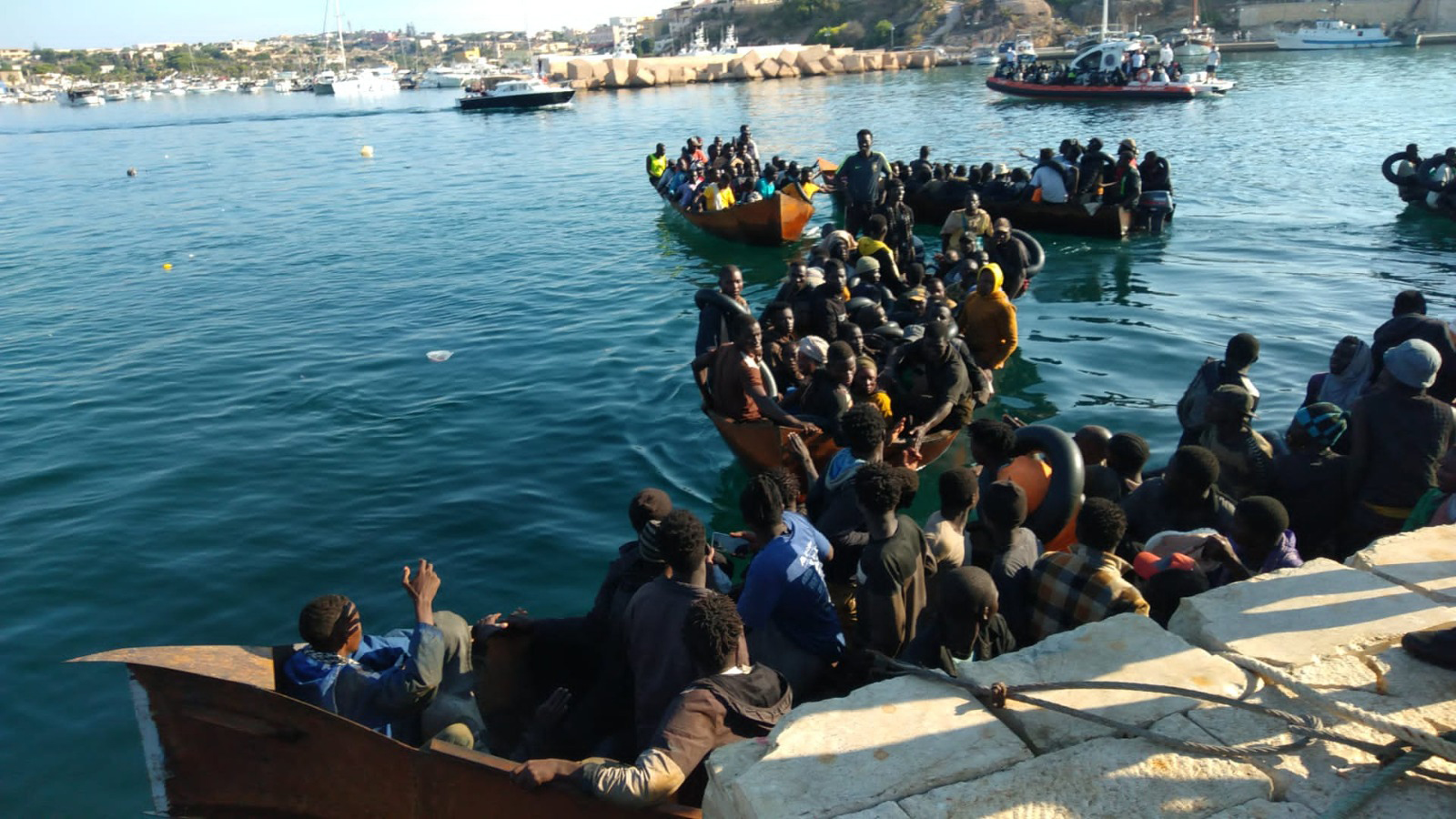 Sbarchi a Lampedusa (Foto Croce Rossa Italiana / Sir)