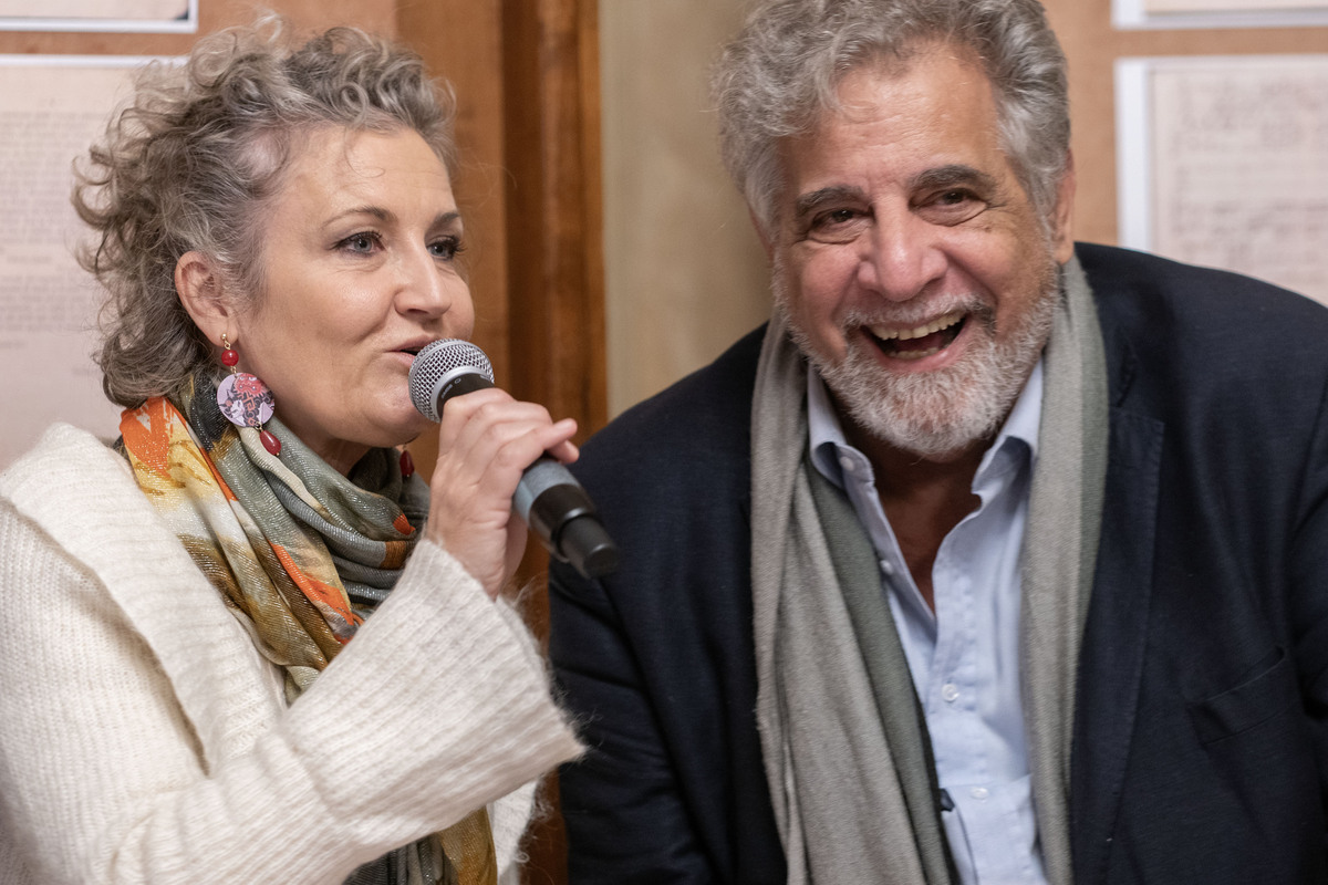 Carlo Coccia: la sua vita in un'opera a Novara. La direttrice del teatro Corinne Baroni e l'attore Edoardo Siravo