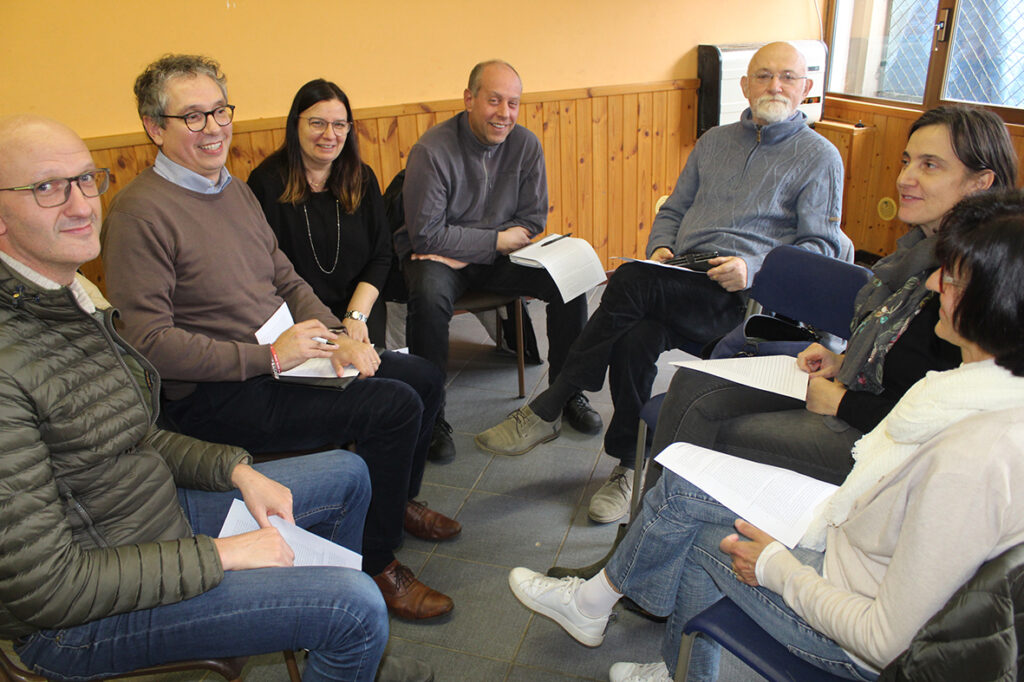 I lavori di gruppo al Consiglio pastorale diocesano (Foto Cerutti)