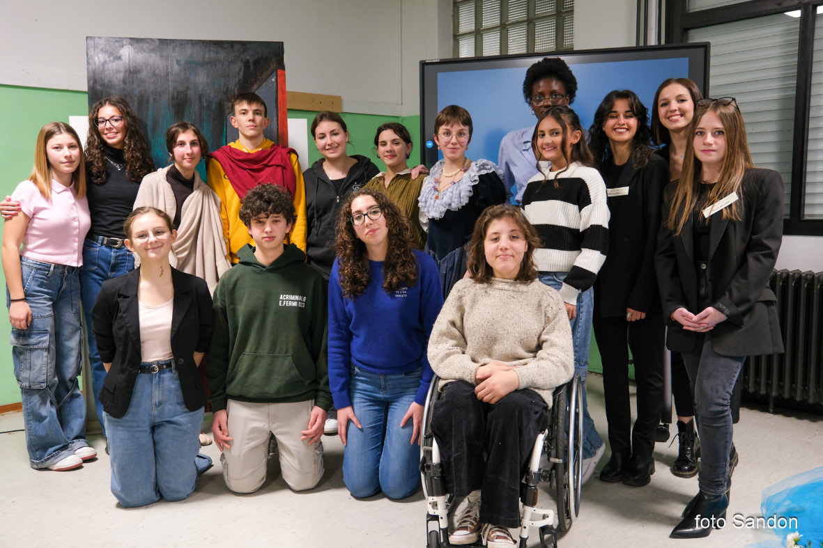 Un gruppo di studenti del Fermi durante l'Open Day - Foto Emanuele Sandon