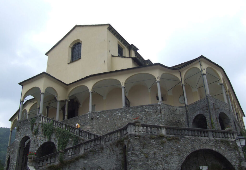 La collegiata di San Gaudenzio a Varallo - Foto Mattana, Public domain, via Wikimedia Commons