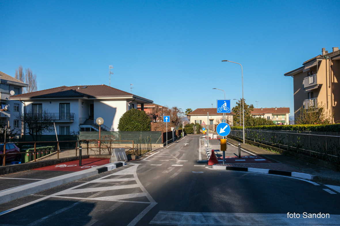 I lavori in corso alla pista ciclabile (foto Sandon)