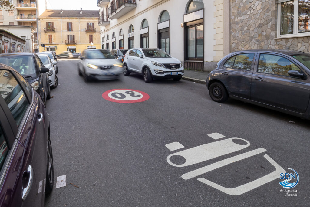 Zone 30 e pattuglie in borghese a Novara