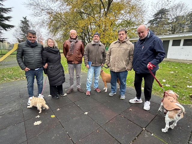 Alcuni dei residenti del quartiere Bicocca di Novara