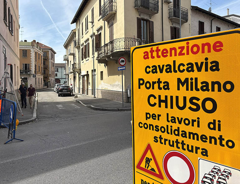 Ponte Porta Milano di Novara verso la chiusura