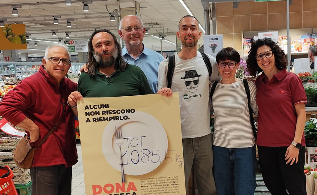 Massimiliano Caligara insieme agli altri organizzatori